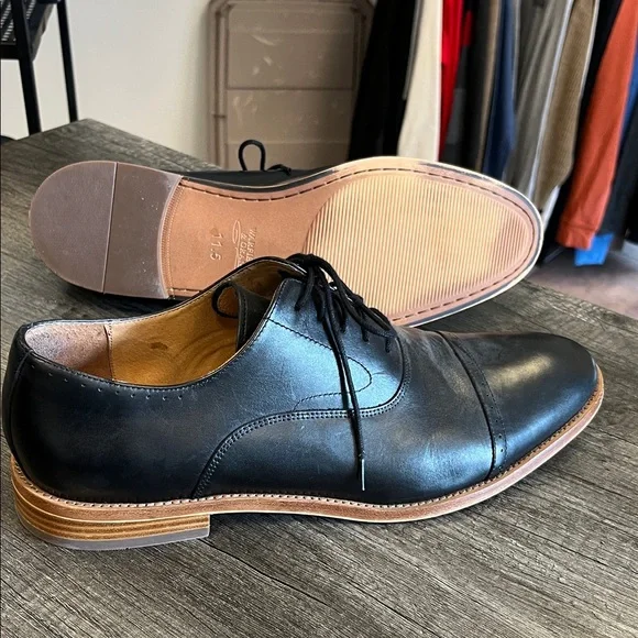 Warfield & Grand Black Leather Oxfords - Picture 1 of 6